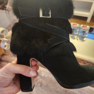 Elegant Black Fur-Trimmed Women's Boots And Matching Fur Coat
